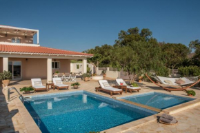 Filothei Beach House with pool